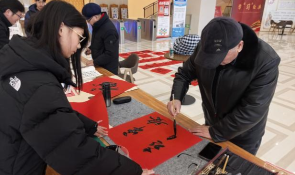 翰墨传情&middot;薪火共燃|美珈职院邀省书协书法家共传经典